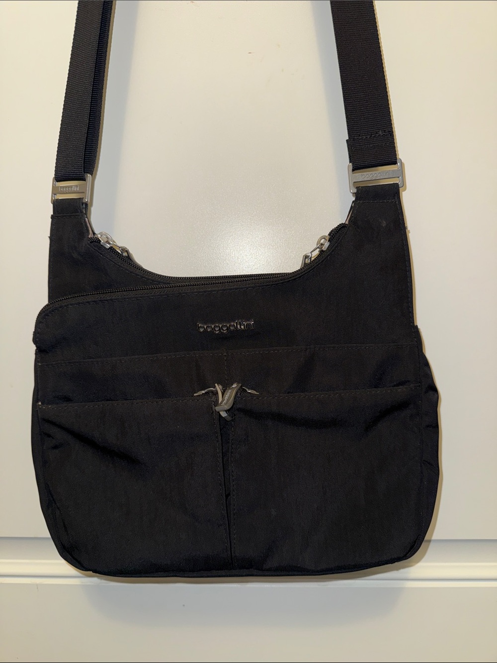 Baggallini Black Lightweight RFID Crossbody Organizer